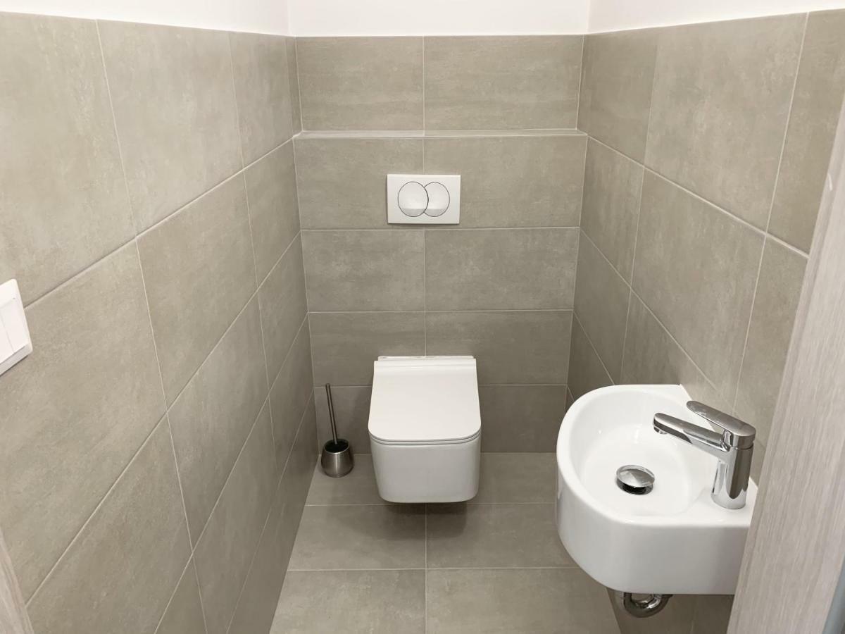 Exclusive Home - C. Apartman Pecs Ngoại thất bức ảnh